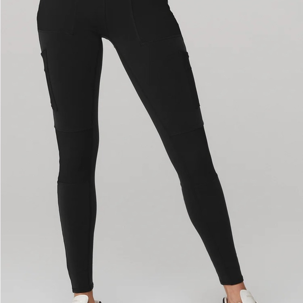 ALO Yoga High-Waist Cargo Leggings
